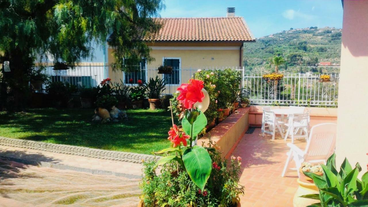 Villa Anna Regione Bussi 57 Imperia Extérieur photo