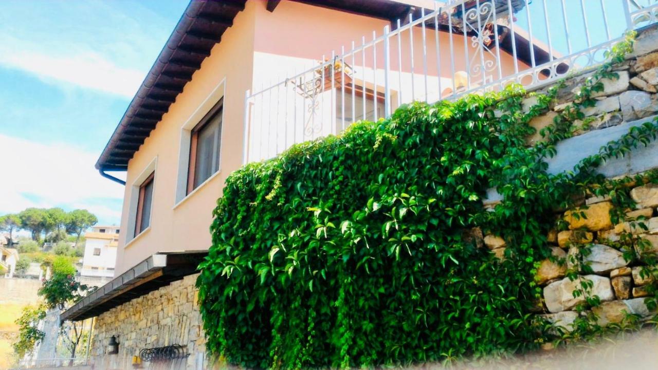 Villa Anna Regione Bussi 57 Imperia Extérieur photo